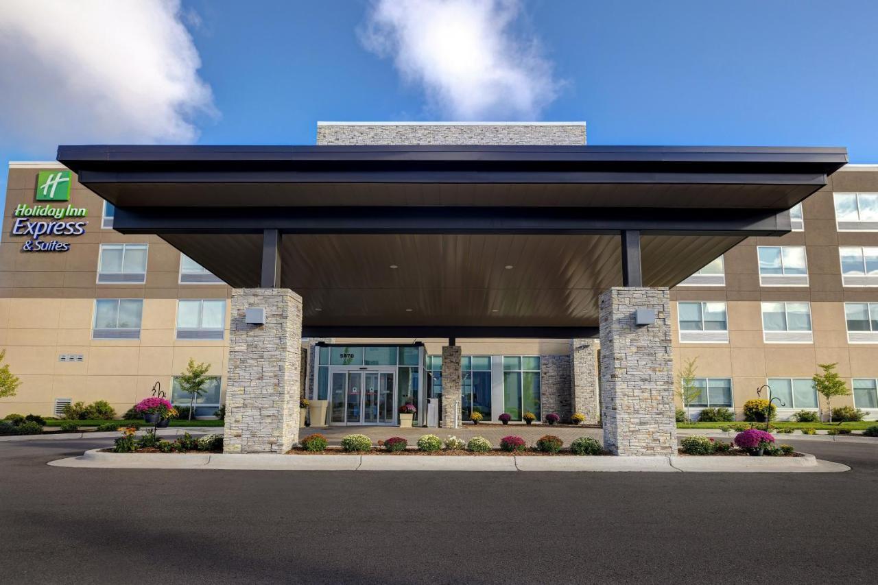 Holiday Inn Express & Suites - Brighton By Ihg Exterior photo