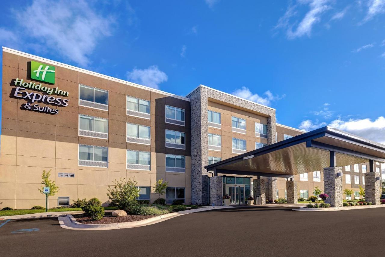 Holiday Inn Express & Suites - Brighton By Ihg Exterior photo