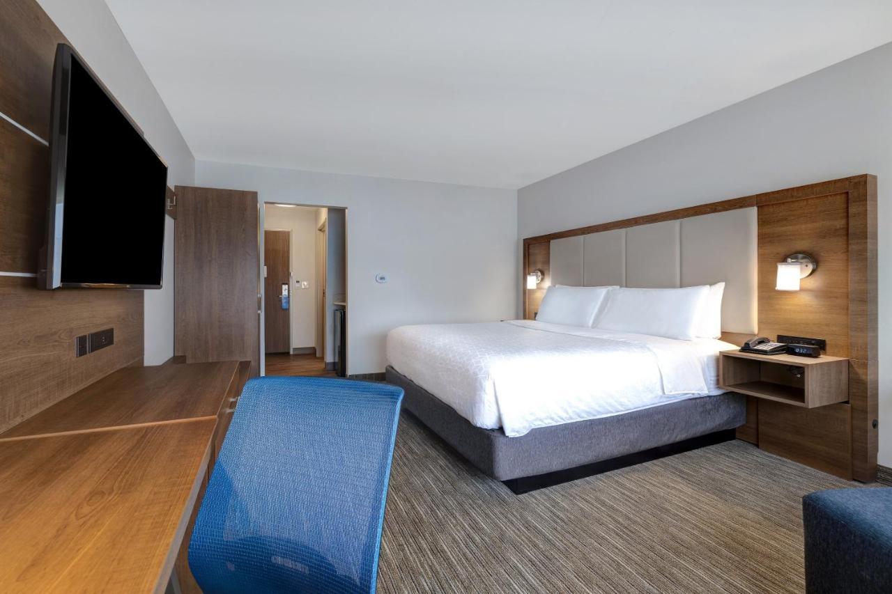 Holiday Inn Express & Suites - Brighton By Ihg Exterior photo