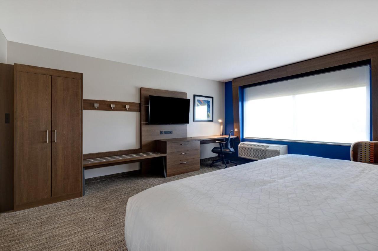 Holiday Inn Express & Suites - Brighton By Ihg Exterior photo