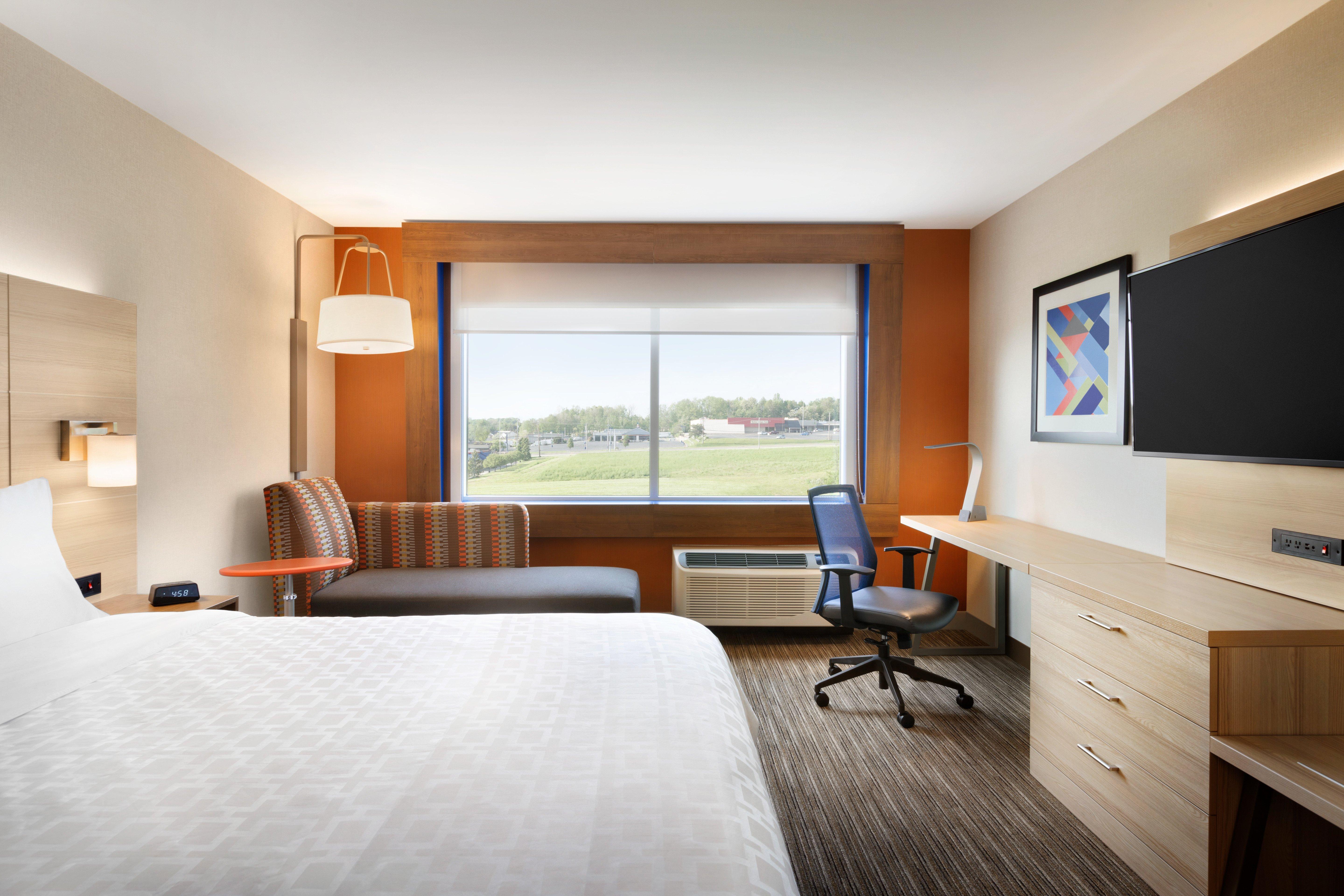 Holiday Inn Express & Suites - Brighton By Ihg Exterior photo
